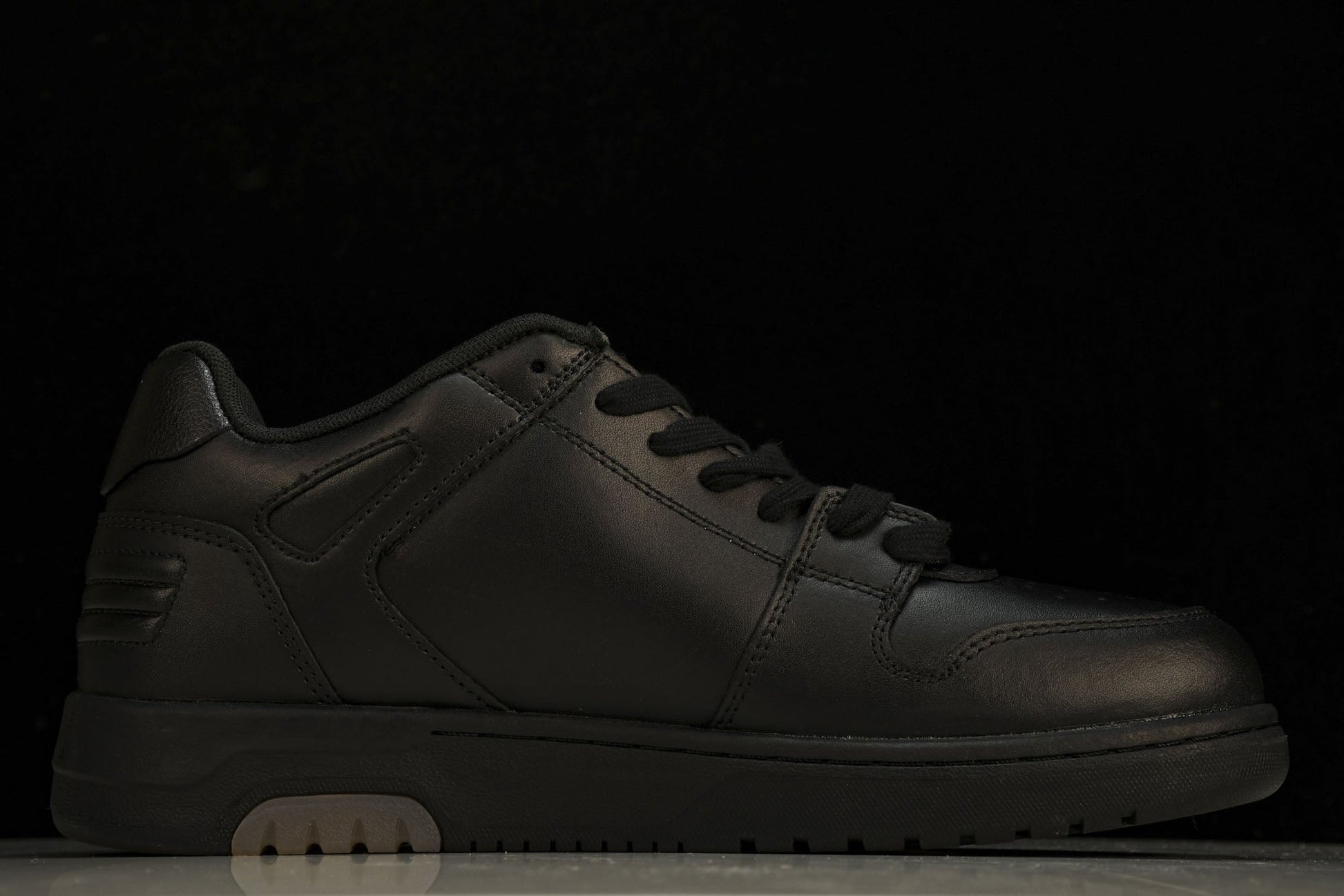 Off-White OOO Low Top Sneakers: Iconic Black White Streetwear Shoes