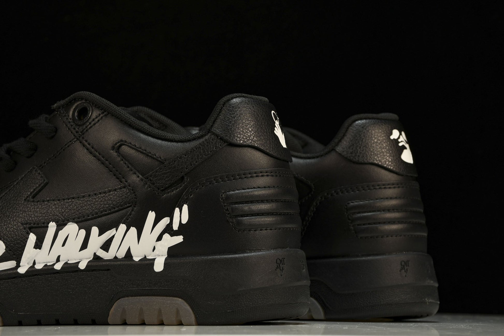 Off-White OOO Low Top Sneakers: Iconic Black White Streetwear Shoes