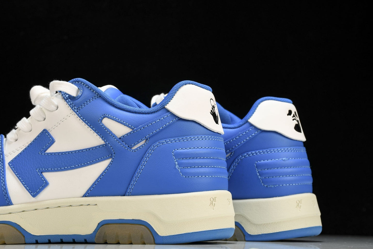 Off-White OOO Low-Top Sneakers: Stylish White & Blue Casual Footwear