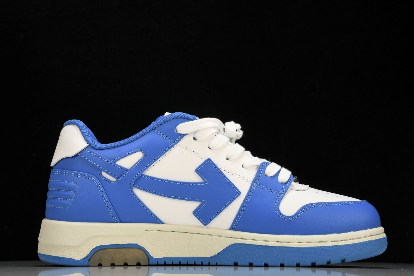 Off-White OOO Low-Top Sneakers: Stylish White & Blue Casual Footwear