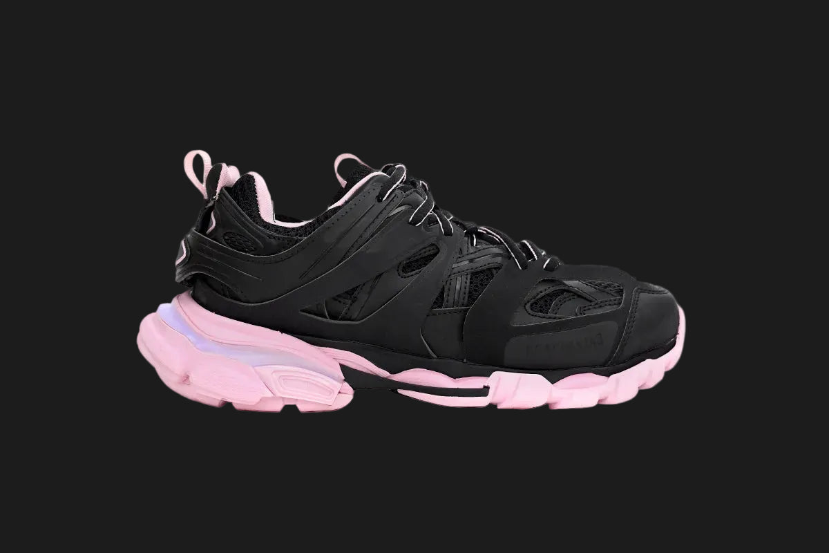 https://images.mrshopplus.com/469800128058134/DTB_proProduct/2024-11-16/balenciaga_track_black_powder_542436_w3ac1_1050__led__1B62A91F4C819.jpg